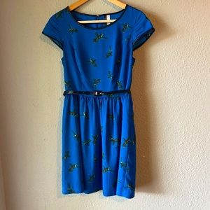 Beautiful Kensie dress with hummingbirds